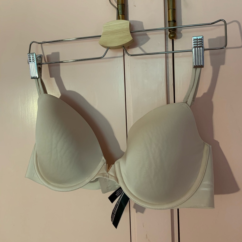 Nude Victoria’s Secret bra